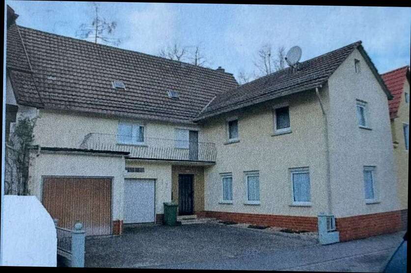 Haus zum Kaufen in Neckarbischofsheim 219.000 € 200 m²