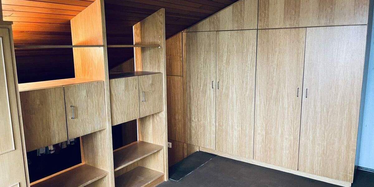 Feines Einfamilienhaus mit großer Einliegerwohnung 1 zimmer