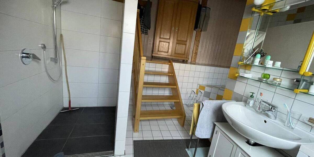 Mehrfamilienhaus, Wohnhaus Sachsenheim Kleinsachsenheim - 6 Zimmer, 172 m&sup2;, 349.000&euro; | Angebot:26108174