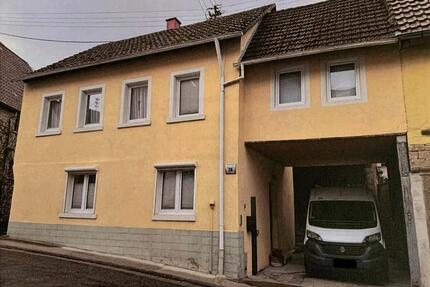 Einfamilienhaus in Hoffenheim mit großer Scheune zu verkaufen