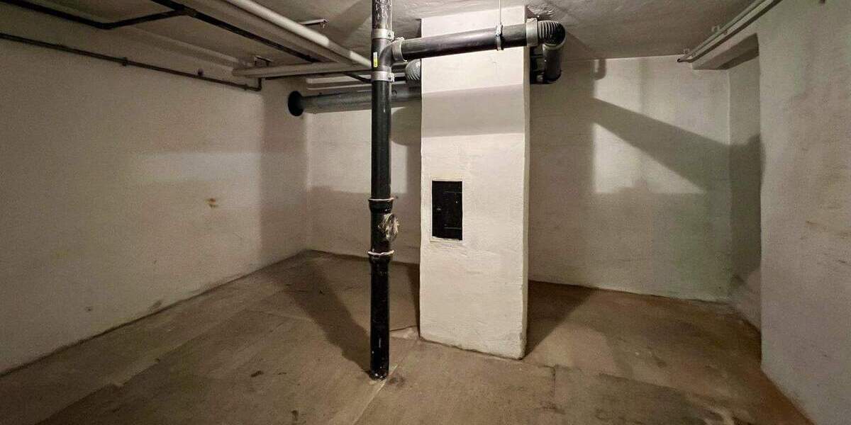 Gewerbeeinheit mit vielseitiger Nutzungsmöglichkeit - vermietete Teilfläche und großzügige Lagerflächen 4 zimmer