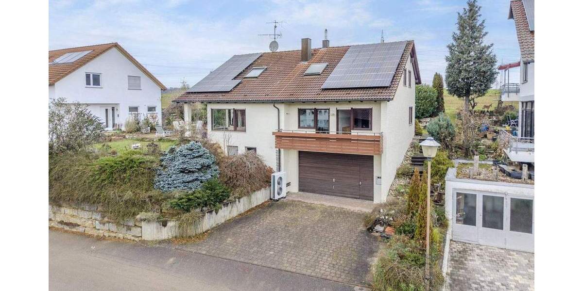Freistehend und großzügig: Flexibles Einfamilienhaus am Feldrand mit Doppelgarage 7 zimmer