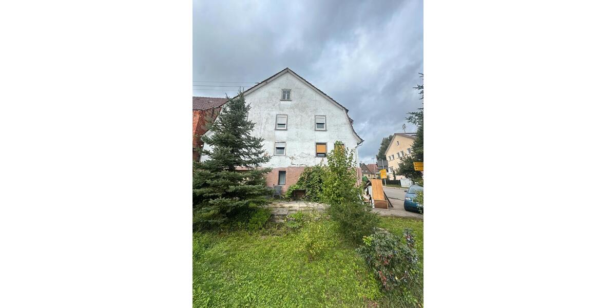 Mehrfamilienhaus, Wohnhaus Backnang - 9 Zimmer, 150 m&sup2;, 180.000&euro; | Angebot:25126406