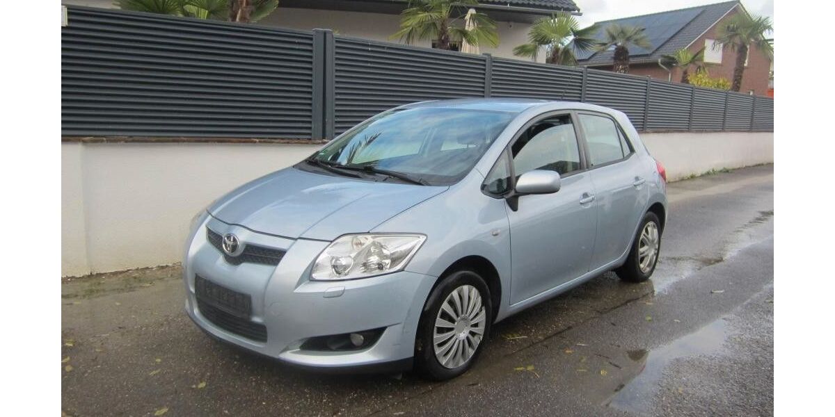 Toyota Auris 228.000 km 2.890 € Öhringen-Cappel 74613