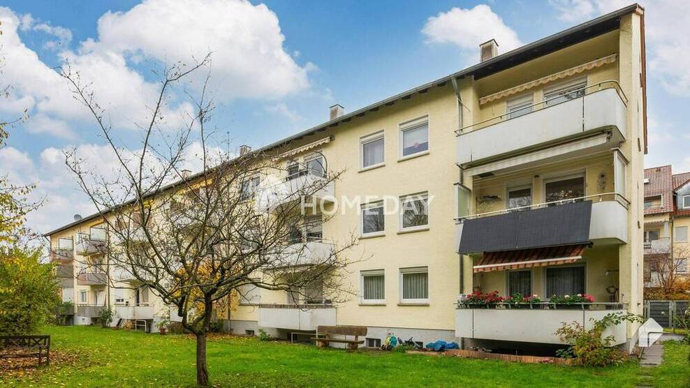 Luxuriös und komplett möbliert: Hochwertige 4-Zimmer-Wohnung mit EBK, Loggia, Fitnessbereich und TG 4 zimmer