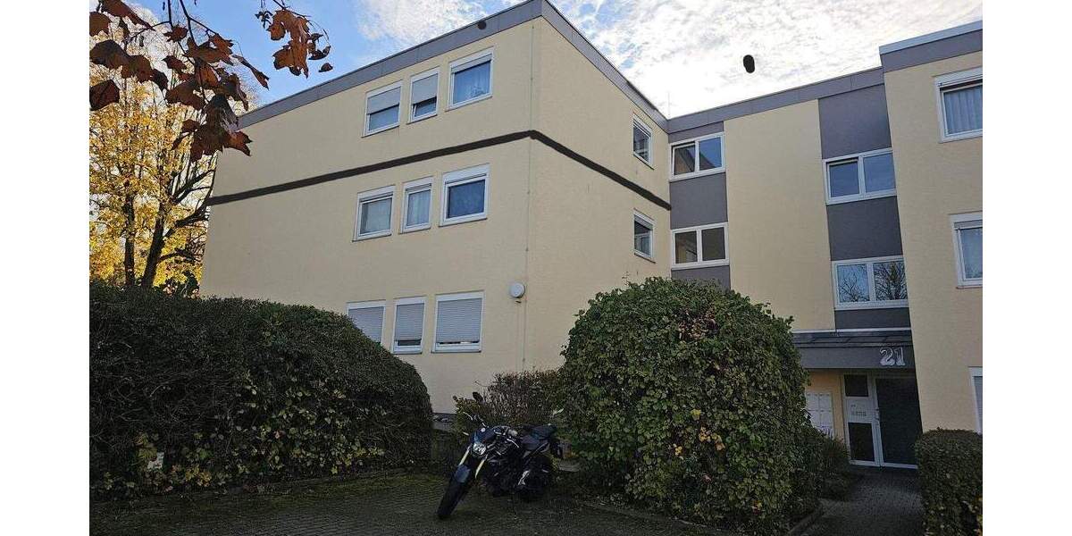 Schöne gemütliche Wohnung in sehr ruhiger Sackgassen Lage mit herrlichem Ausblick. Provisionsfrei. 3 zimmer