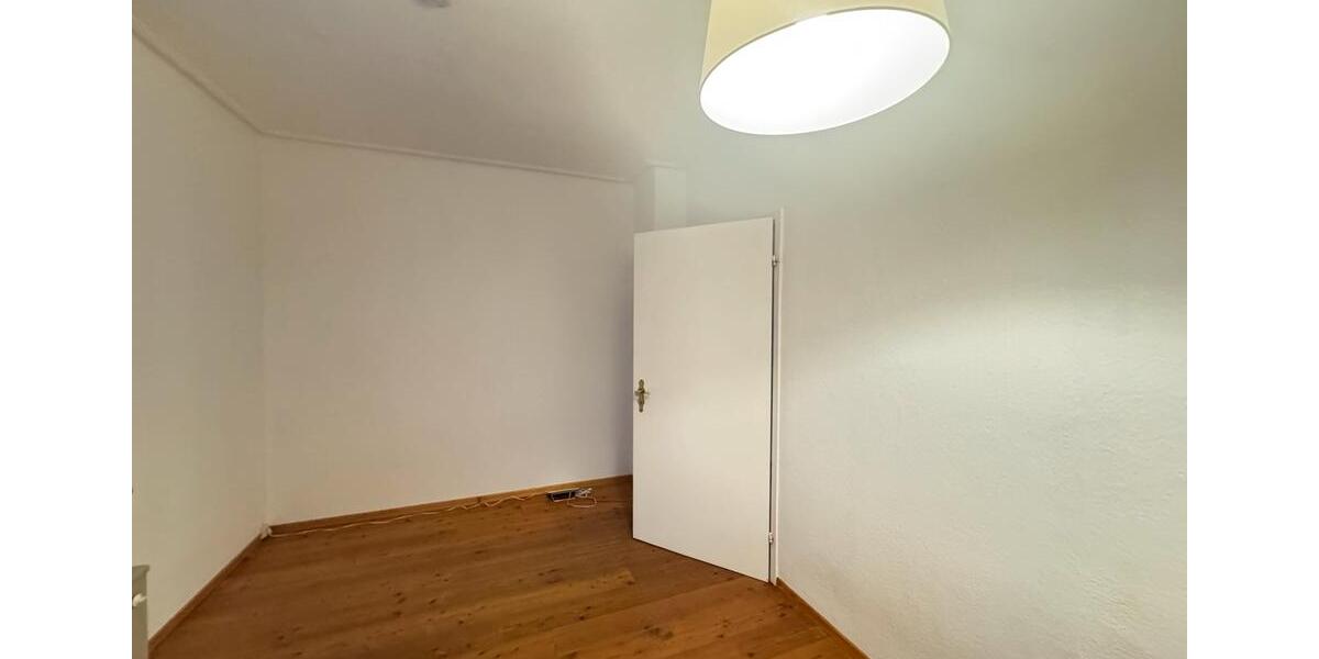 Etagenwohnung Ludwigsburg Oßweil - 1 Zimmer, 10 m&sup2;, 300&euro; | Angebot:25125669