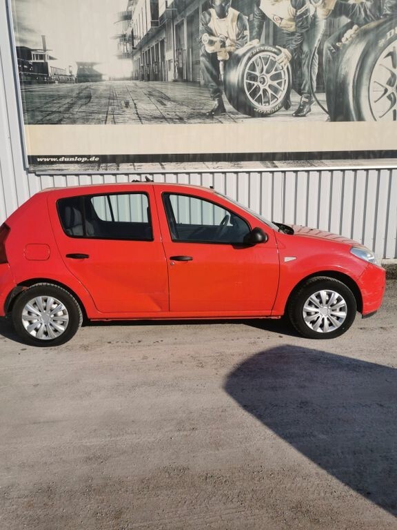 Dacia Sandero 124.000 km 1.690 € Backnang 71522