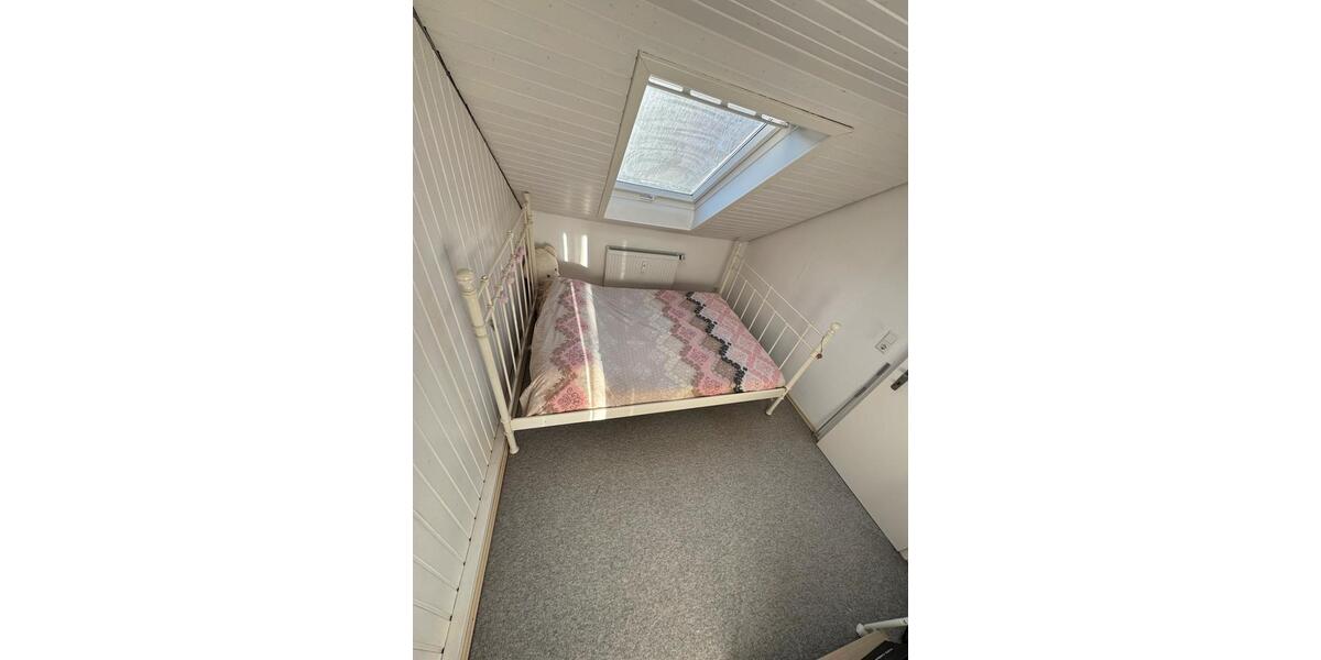 Dachgeschoßwohnung Öhringen - 2 Zimmer, 32 m&sup2;, 600&euro; | Angebot:24855429