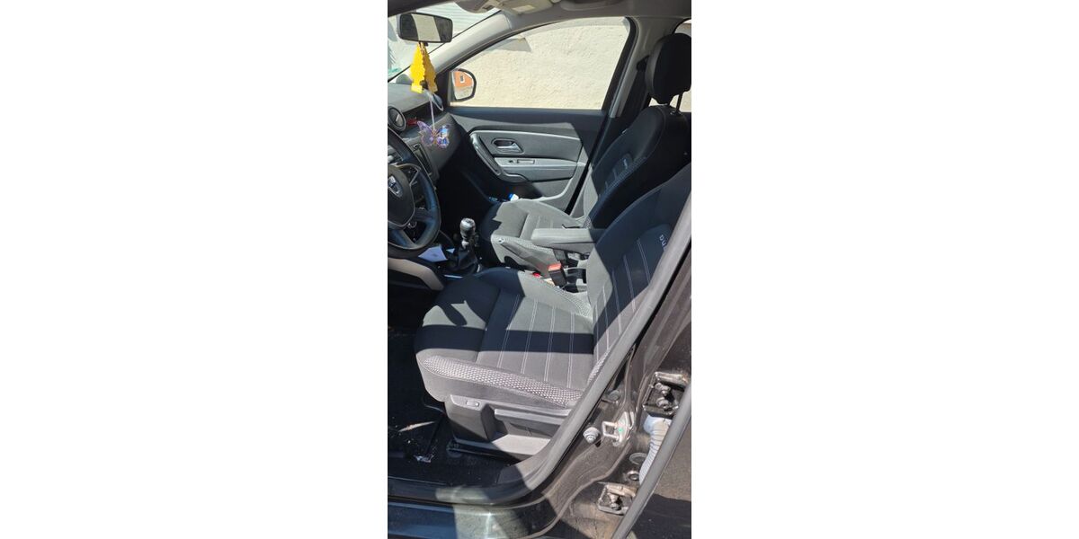 Dacia Duster 151.000 km 11.800 &euro; Mosbach 74821