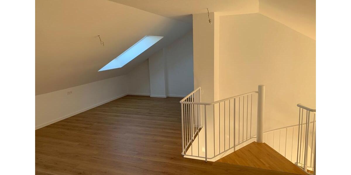 Dachgeschoßwohnung Vaihingen an der Enz - 2 Zimmer, 73 m&sup2;, 990&euro; | Angebot:24801961