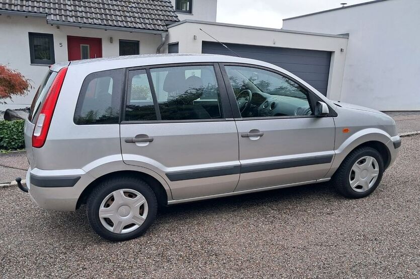 Ford Fusion 119.000 km 3.000 € Leingarten 74211