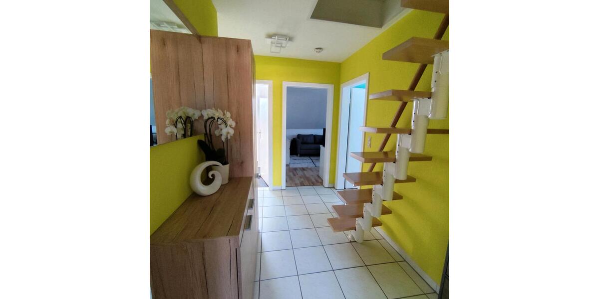 Dachgeschoßwohnung Neuenstadt am Kocher - 3 Zimmer, 77 m&sup2;, 235.000&euro; | Angebot:26638583