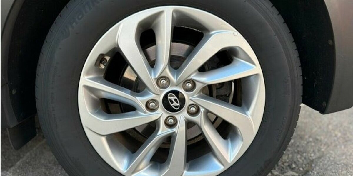 Hyundai Tucson blue 2WD 1. Hand 120.000 km 12.890 &euro; Neckarsulm 74172