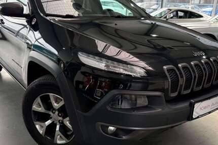Jeep Cherokee 152.000 km 14.990 &euro; Forchtenberg 74670