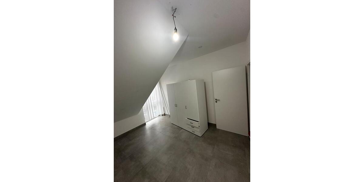 Dachgeschoßwohnung Heilbronn Frankenbach - 3 Zimmer, 70 m&sup2;, 1.050&euro; | Angebot:25047387