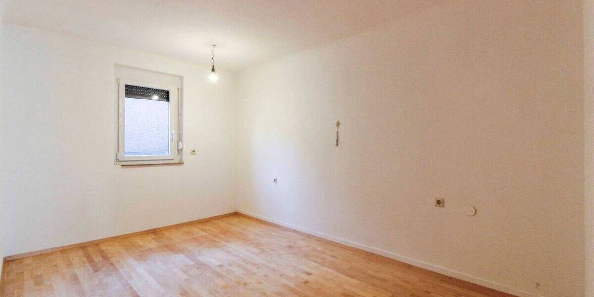 Doppelhaushälfte Erligheim - 9 Zimmer, 151 m&sup2;, 375.000&euro; | Angebot:26344706