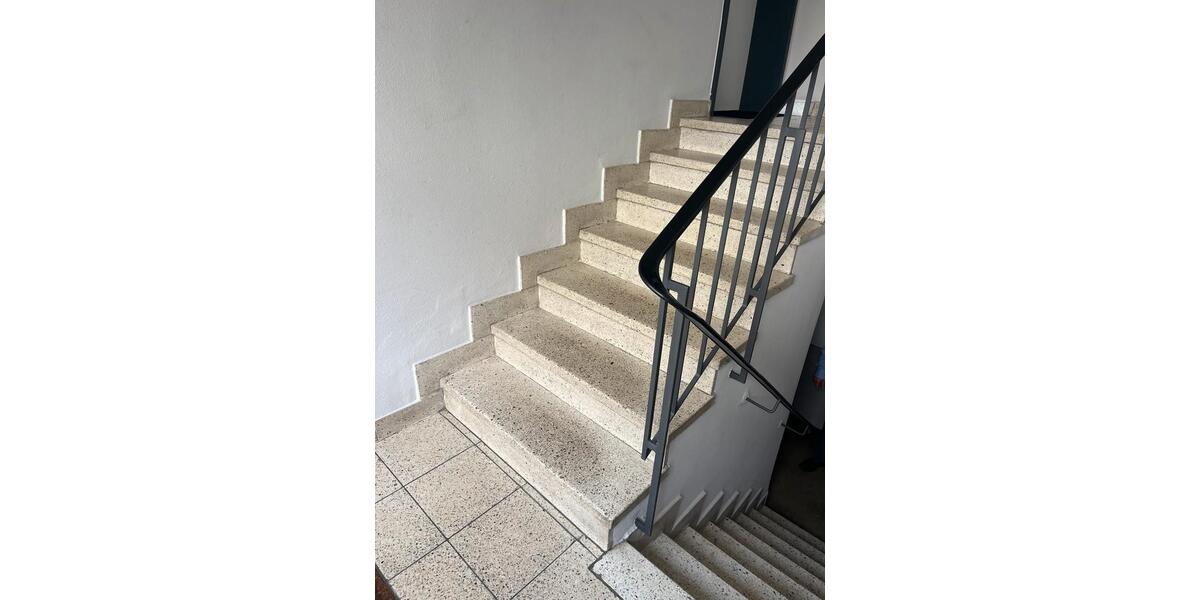 3-Zi-Wohnung mit 4. Zimmer im DG, 2 Balkone & Garage 3 zimmer