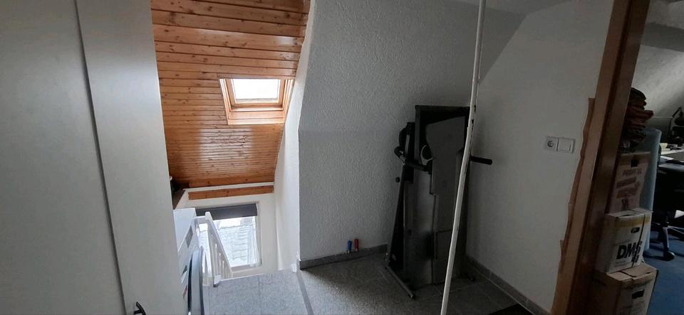 3-zimmer Wohnung 70m mit keller 2 Stellplätze zimmer