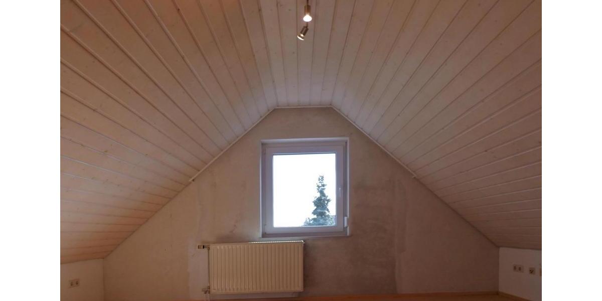 Dachgeschoßwohnung Heilbronn Frankenbach - 4.5 Zimmer, 137 m&sup2;, 1.100&euro; | Angebot:25416706