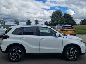 Suzuki Vitara Vollhybrid 1.5 Dualjet Allgrip AGS Comfort+ 2.500 km 29.990 € Obrigheim-Asbach 74847