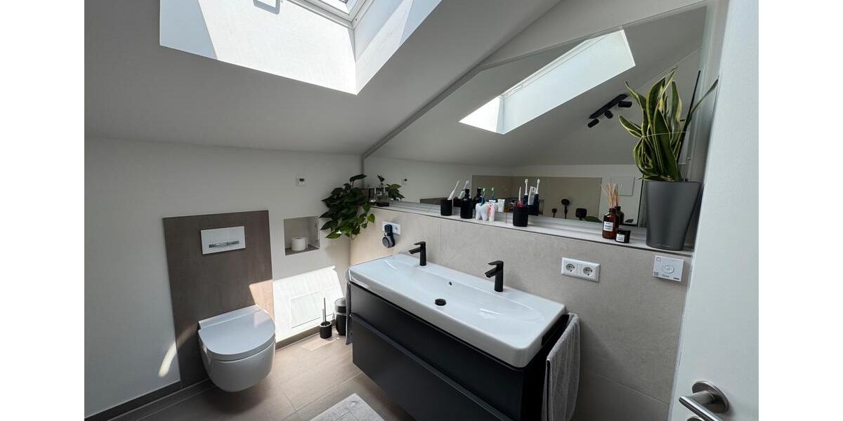 Exklusive Penthousewohnung mit 2 Dachterrassen und lux. Ausstatt. 3.5 zimmer