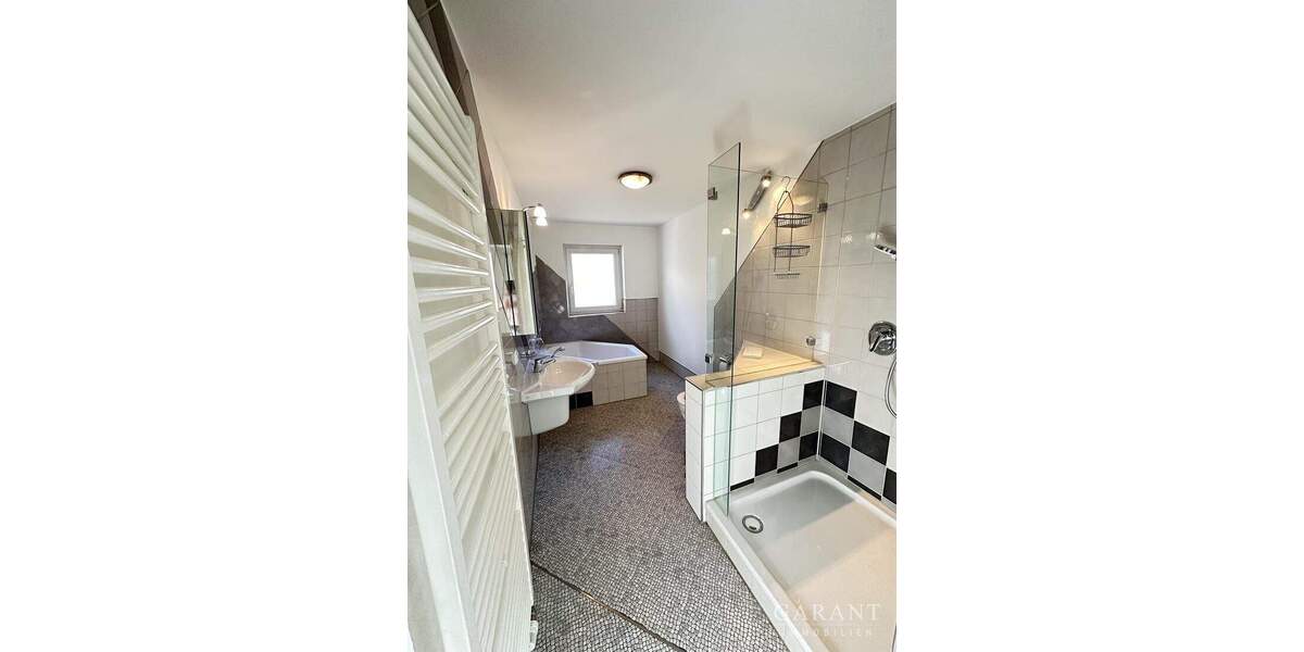 Einfamilienhaus Heilbronn Kernstadt - 6 Zimmer, 245 m&sup2;, 3.200&euro; | Angebot:25682750