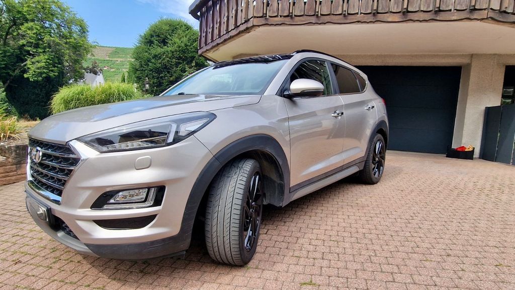 Hyundai TUCSON 117.500 km 17.790 &euro; Mundelsheim 74395