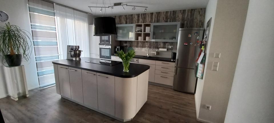 Wunderschöne Neuwertige 4½-Zimmer-Wohnung zum Wohlfühlen zimmer