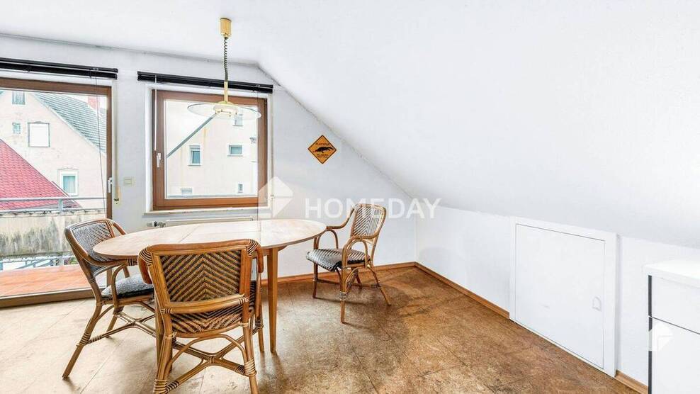 Gemütliches Wohnen im DG mit viel Licht und Flair 3 zimmer