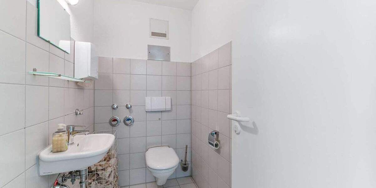 Zentral gelegene Gewerbefläche mit variabler Aufteilung und Top-Ausstattung inklu. 4 Stellplätzen 6 zimmer