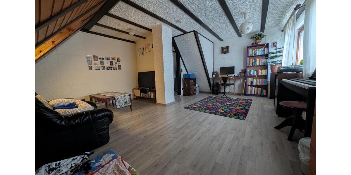 Dachgeschoßwohnung Ludwigsburg Eglosheim - 2.5 Zimmer, 60 m&sup2;, 820&euro; | Angebot:25236130