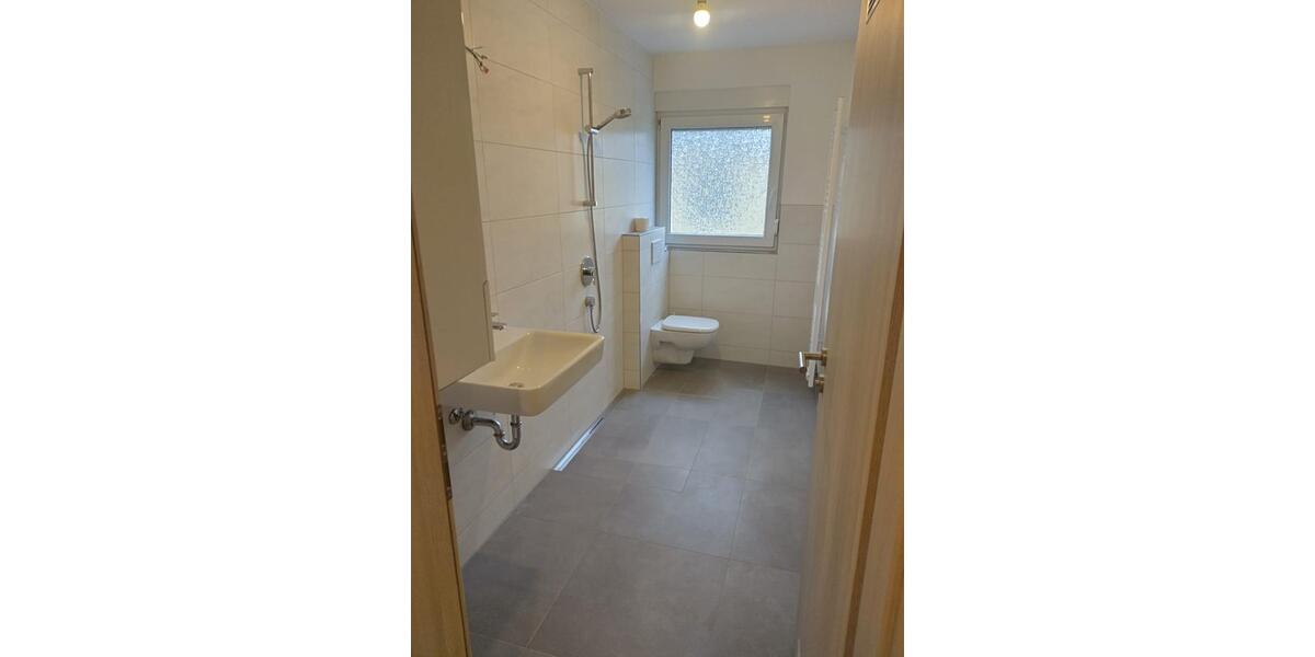 Neuwertige Wohnung mit Charme , ab sofort zu verkaufen 3 zimmer