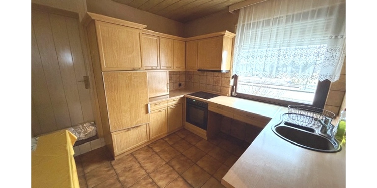 Einfamilienhaus mit Modernisierungsbedarf in zentraler Lage von Marbach 5.5 zimmer