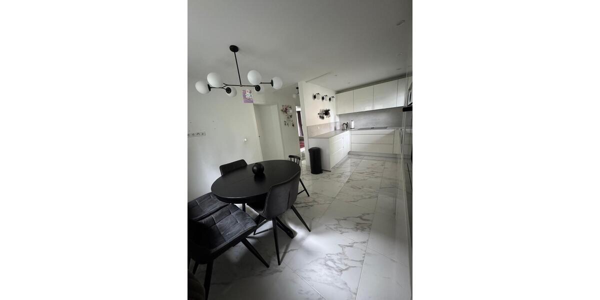 OHNE MAKLERPROVISION! 4,5 Zimmer auf 92 qm, 2021 Saniert 4 zimmer