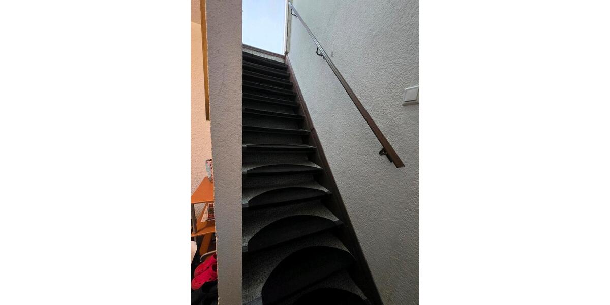 Dachgeschoßwohnung Backnang - 3 Zimmer, 65 m&sup2;, 1.000&euro; | Angebot:26644326