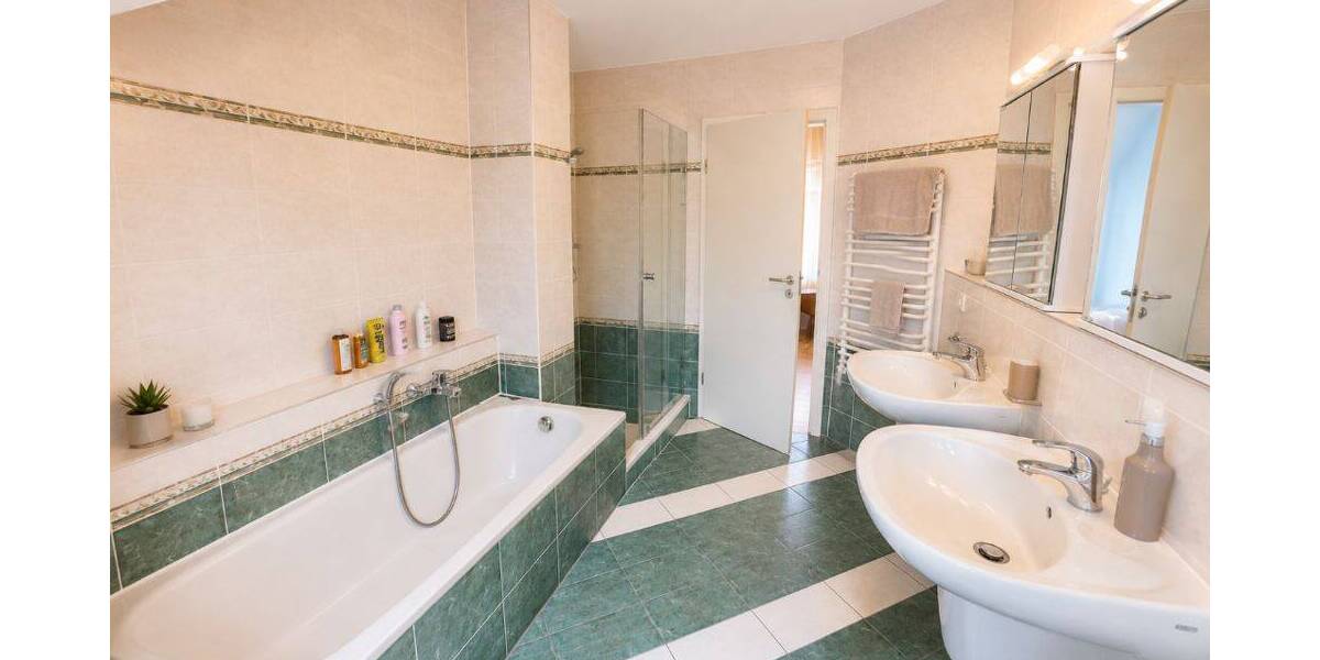 Doppelhaushälfte Sinsheim - 5 Zimmer, 146 m&sup2;, 449.000&euro; | Angebot:26834003