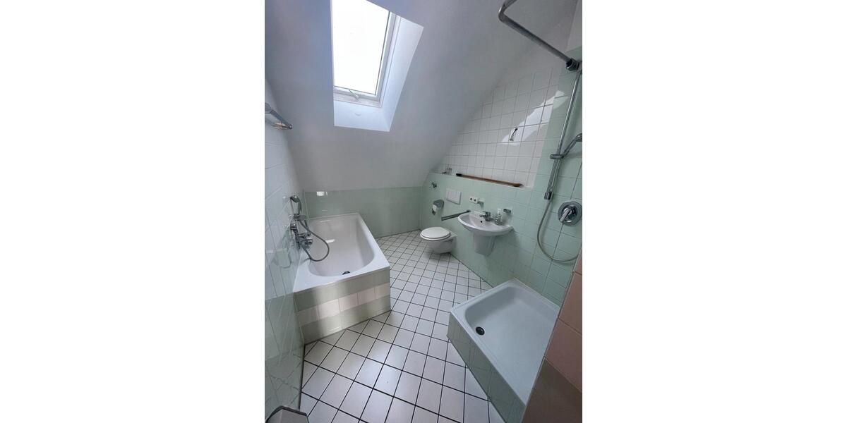 Dachgeschoßwohnung Ludwigsburg - 3 Zimmer, 70 m&sup2;, 369.000&euro; | Angebot:26729617