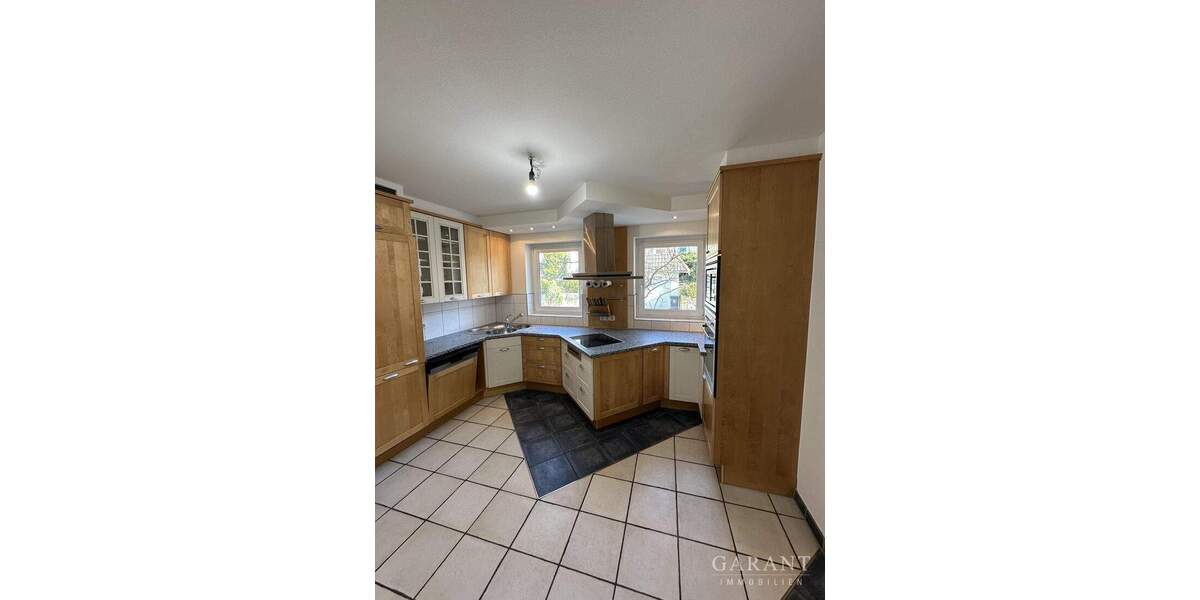 Einfamilienhaus Heilbronn Kernstadt - 6 Zimmer, 245 m&sup2;, 3.200&euro; | Angebot:25682750