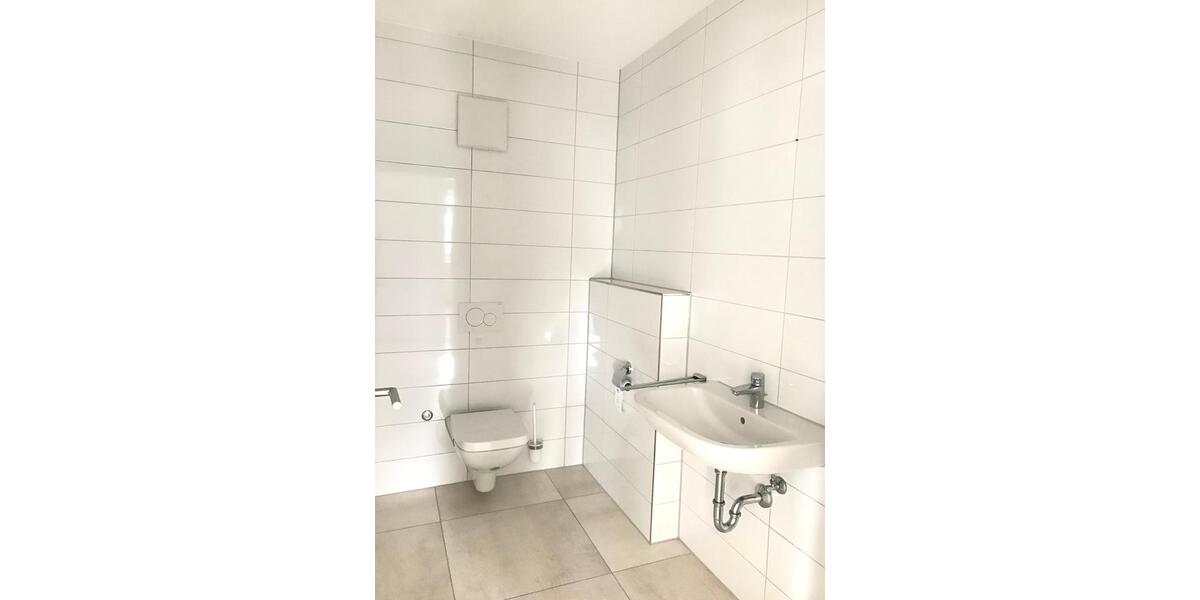 Erdgeschoßwohnung Gemmingen - 4 Zimmer, 123 m&sup2;, 1.100&euro; | Angebot:26181805