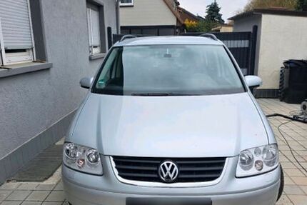 VW Touran 224.282 km 2.700 &euro; Heilbronn 74080