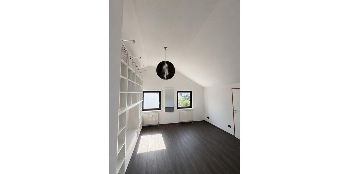 Dachgeschoßwohnung Heilbronn Frankenbach - 2.5 Zimmer, 65 m&sup2;, 299.000&euro; | Angebot:27120252