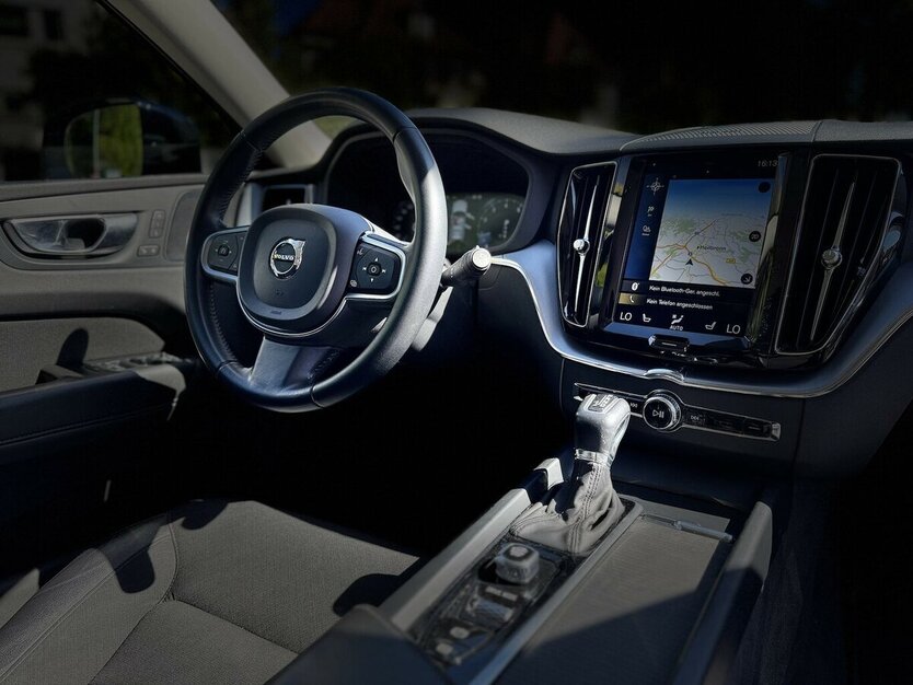 Volvo XC60 Momentum 2WD Navi Memory Harman/Kardon 150.000 km 22.990 € Neckarsulm 74172