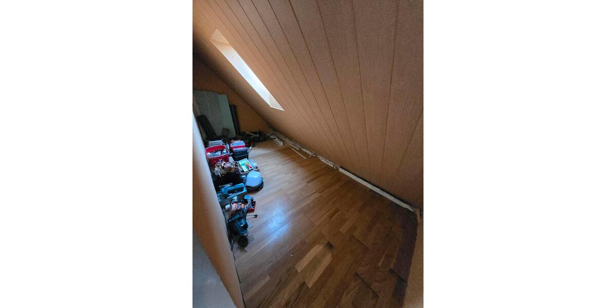 Dachgeschoßwohnung Backnang - 3 Zimmer, 65 m&sup2;, 1.000&euro; | Angebot:26644326
