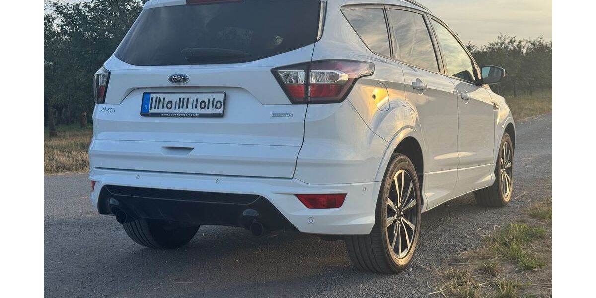 Ford Kuga 49.000 km 14.800 &euro; Ellhofen 74248