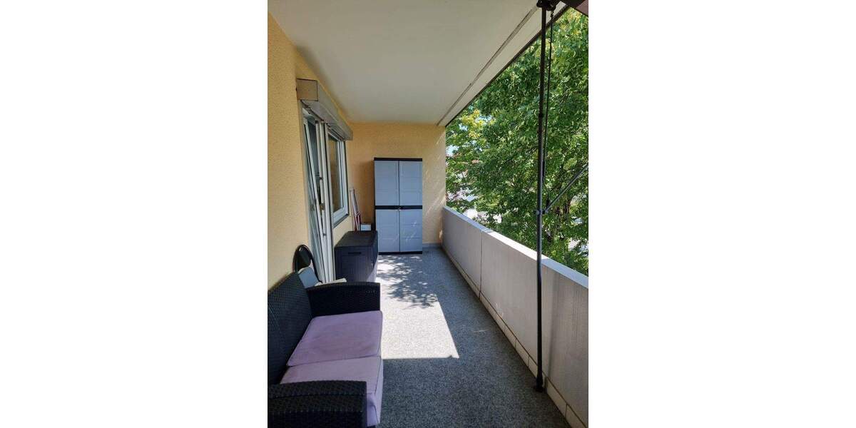 Schöne gemütliche Wohnung in sehr ruhiger Sackgassen Lage mit herrlichem Ausblick. Provisionsfrei. 3 zimmer