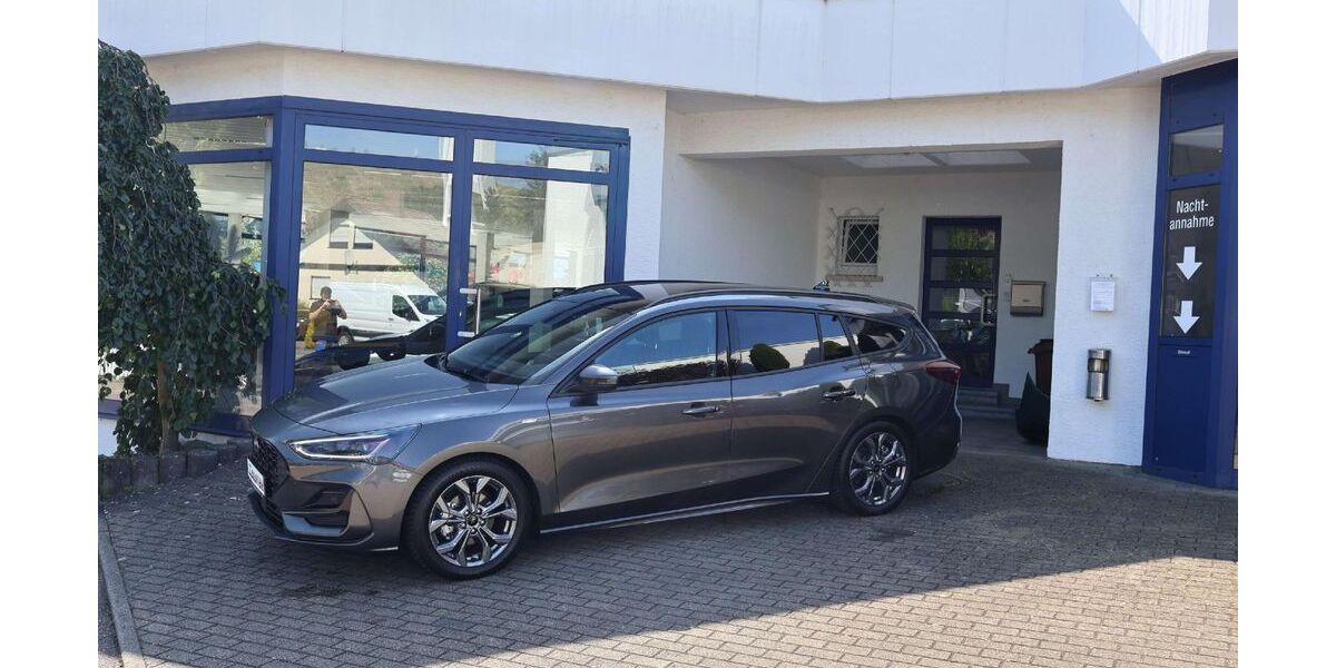 Ford Focus 13.350 km 25.880 &euro; Besigheim 74354