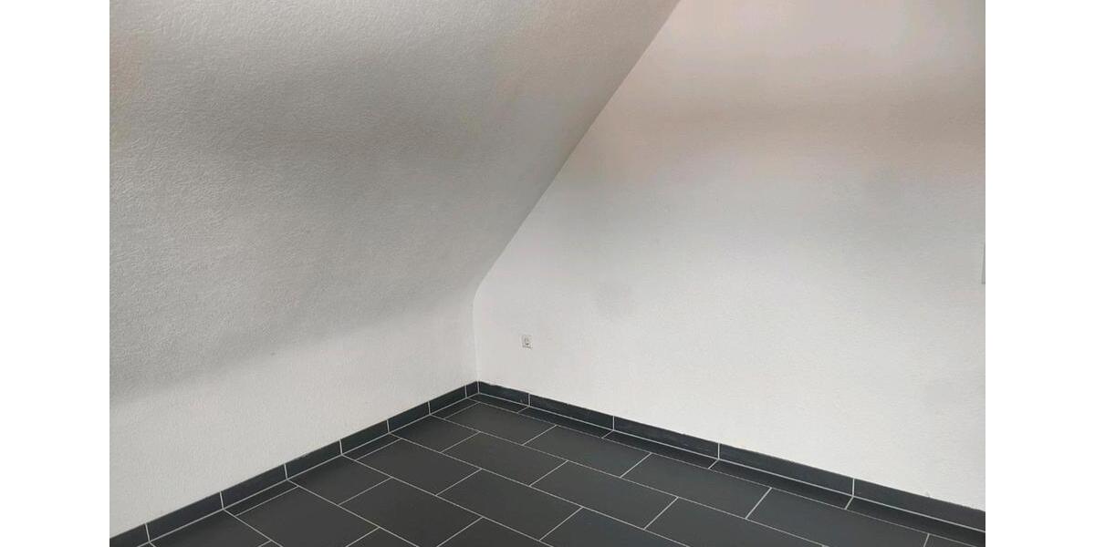 Dachgeschoßwohnung Neckarsulm - 3 Zimmer, 60 m&sup2;, 950&euro; | Angebot:26293139