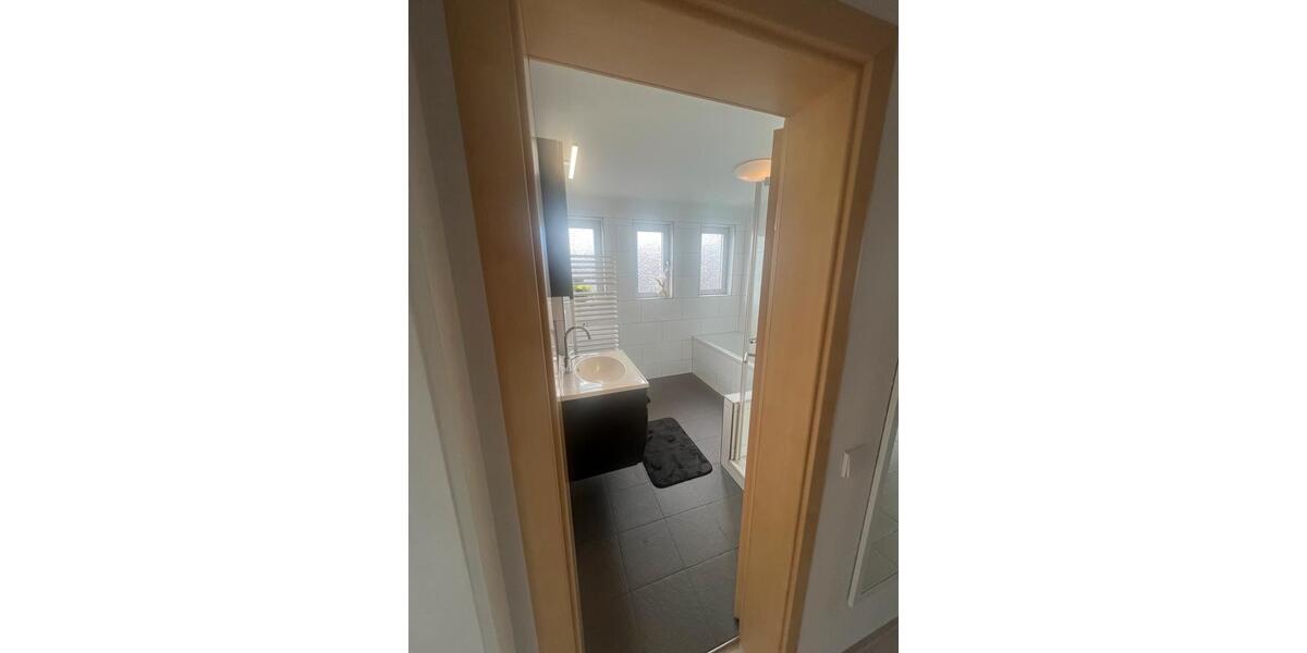 Etagenwohnung Ludwigsburg Oßweil - 3 Zimmer, 70 m&sup2;, 820&euro; | Angebot:25512958