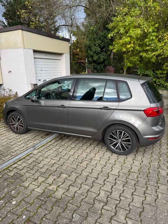 VW Golf Sportsvan 31.265 km 11.800 € Ludwigsburg 71636